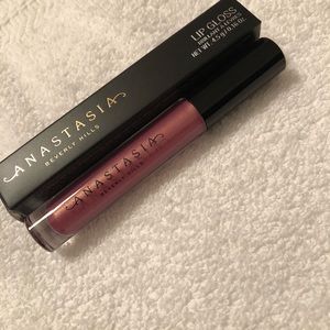Anastasia Beverly Hills liquid lipstick